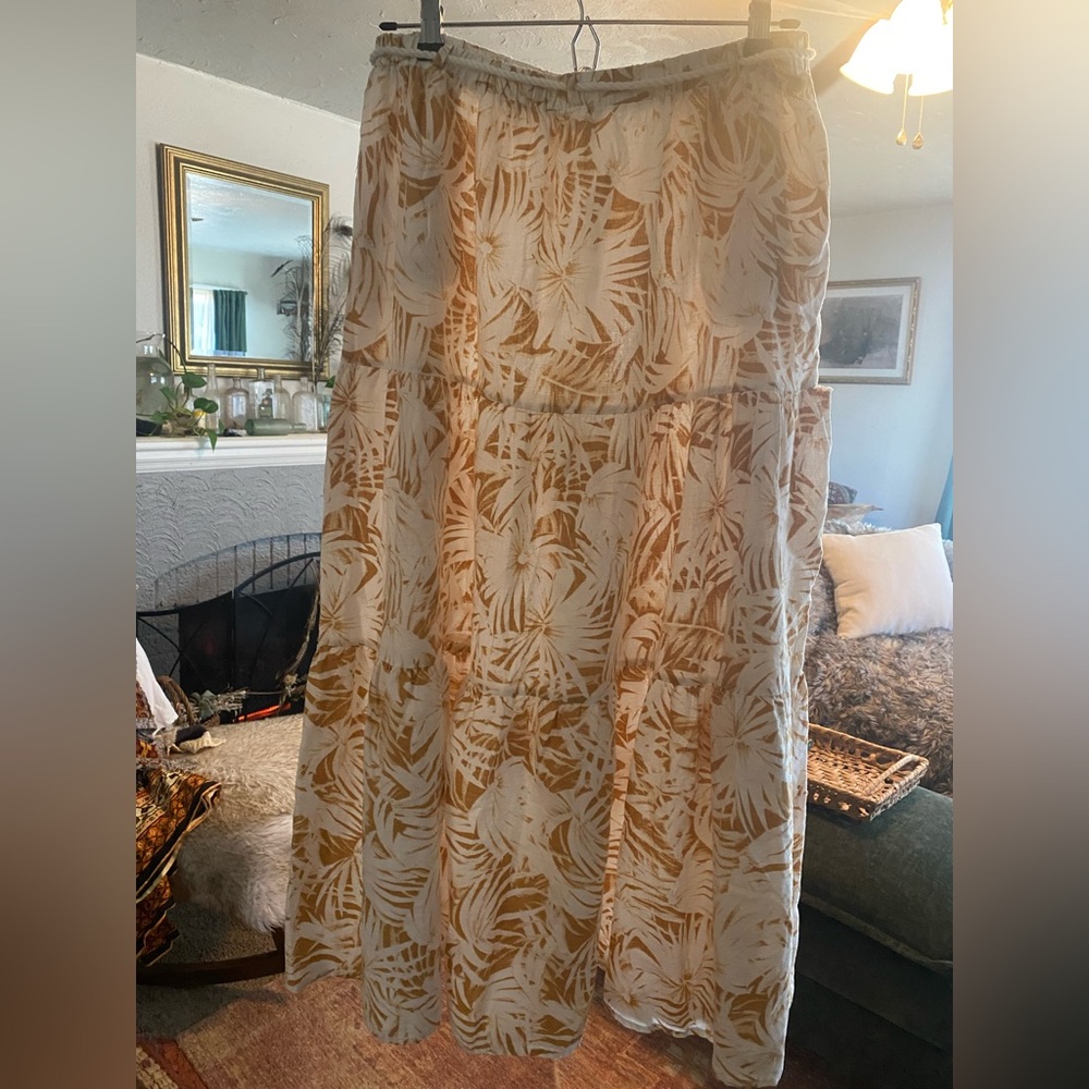 C&C California Tropical Print Linen Blend Tiered Maxi Skirt with Rope Belt - Picture 3 of 5